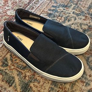 Tom’s loafers
